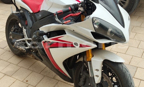 Buy Used Yamaha R1 White Bike in Port Louis in Port Louis District