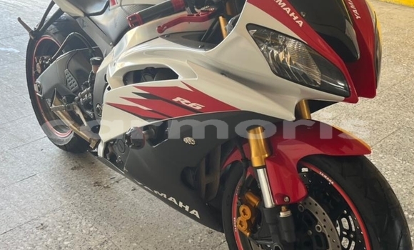 Buy Used Yamaha YZF White Bike in Bel Ombre in Savanne