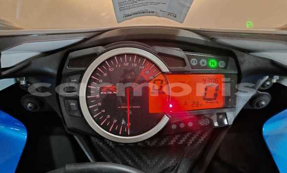 Buy Used Suzuki GSX–R Blue Bike in Port Louis in Port Louis District Buy Used Suzuki GSX–R Blue Bike in Port Louis in Port Louis District