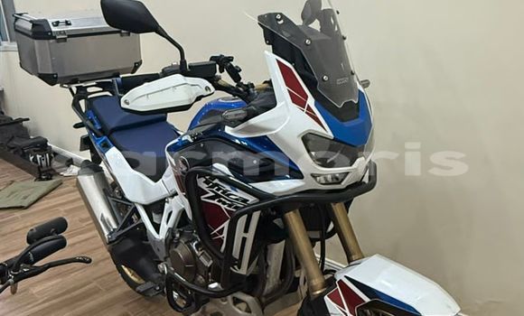 Buy Used Honda CRF Blue Bike in Bel Ombre in Savanne Buy Used Honda CRF Blue Bike in Bel Ombre in Savanne