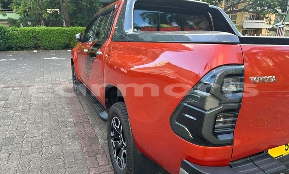 Buy Used Toyota Hilux Red Car in Baie du Tombeau in Pamplemousses District Buy Used Toyota Hilux Red Car in Baie du Tombeau in Pamplemousses District