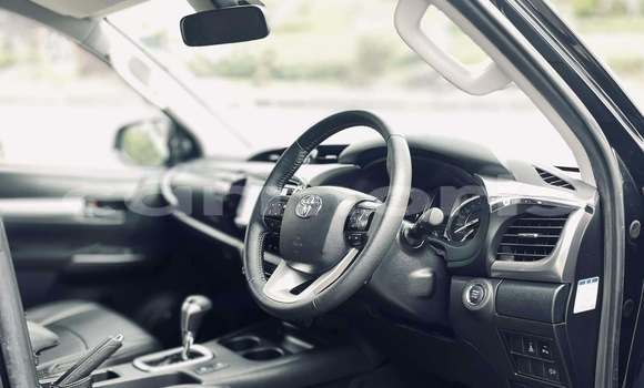 Buy Used Toyota Hilux Black Car in Baie du Tombeau in Pamplemousses District Buy Used Toyota Hilux Black Car in Baie du Tombeau in Pamplemousses District