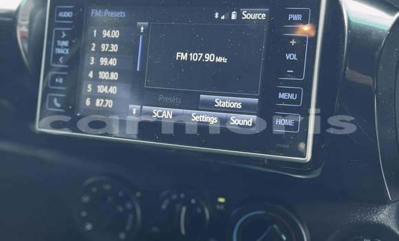 Buy Used Mazda BT-50 White Car in Arsenal in Pamplemousses District Buy Used Mazda BT-50 White Car in Arsenal in Pamplemousses District