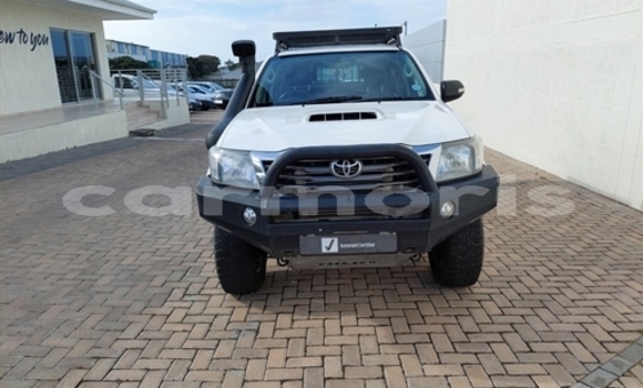 Buy Used Toyota Hilux White Car in Port Louis in Port Louis District Buy Used Toyota Hilux White Car in Port Louis in Port Louis District