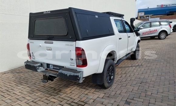 Buy Used Toyota Hilux White Car in Port Louis in Port Louis District Buy Used Toyota Hilux White Car in Port Louis in Port Louis District