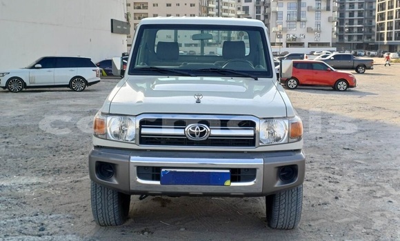 Buy Used Toyota Land Cruiser White Car in Port Louis in Port Louis District Buy Used Toyota Land Cruiser White Car in Port Louis in Port Louis District