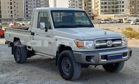 Buy Used Toyota Land Cruiser White Car in Port Louis in Port Louis District Buy Used Toyota Land Cruiser White Car in Port Louis in Port Louis District