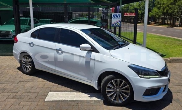 Buy Used Suzuki Ciaz White Car in Port Louis in Port Louis District Buy Used Suzuki Ciaz White Car in Port Louis in Port Louis District