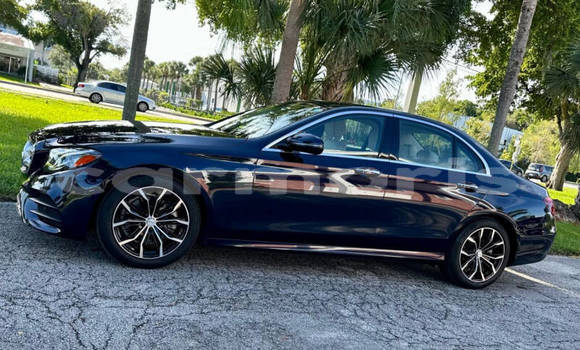 Buy Used Mercedes-Benz E–Class Blue Car in Port Louis in Port Louis District Buy Used Mercedes-Benz E–Class Blue Car in Port Louis in Port Louis District