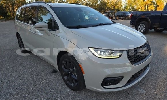 Buy Used Chrysler Pacifica White Car in Port Louis in Port Louis District Buy Used Chrysler Pacifica White Car in Port Louis in Port Louis District