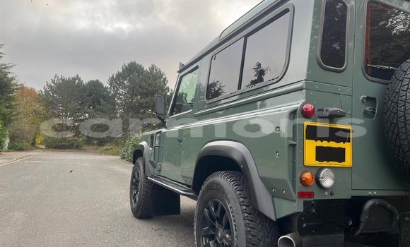 Buy Used Land Rover Defender Green Car in Rose Belle in Grand Port District Buy Used Land Rover Defender Green Car in Rose Belle in Grand Port District