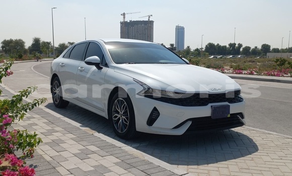 Buy Used Kia K5 White Car in Port Louis in Port Louis District Buy Used Kia K5 White Car in Port Louis in Port Louis District