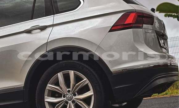 Buy Used Volkswagen Tiguan White Car in Moka in Moka Buy Used Volkswagen Tiguan White Car in Moka in Moka
