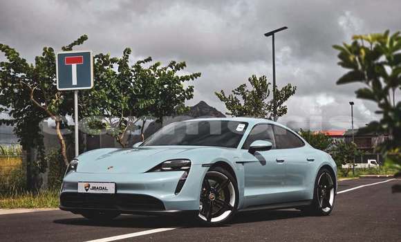 Buy Used Porsche Macan Blue Car in Moka in Moka Buy Used Porsche Macan Blue Car in Moka in Moka