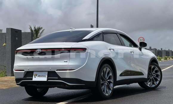 Buy Used Toyota Crown White Car in Moka in Moka Buy Used Toyota Crown White Car in Moka in Moka