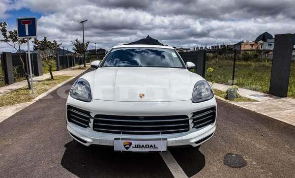 Buy Used Porsche Cayenne White Car in Moka in Moka