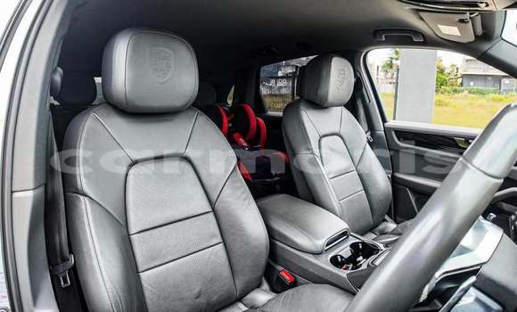 Buy Used Porsche Cayenne White Car in Moka in Moka Buy Used Porsche Cayenne White Car in Moka in Moka