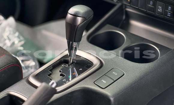 Buy Used Toyota Hilux White Car in Moka in Moka Buy Used Toyota Hilux White Car in Moka in Moka