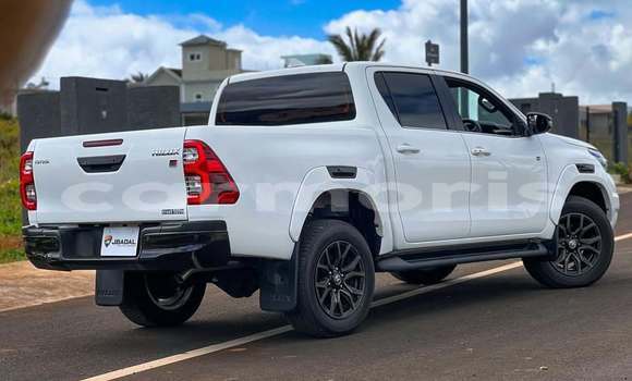 Buy Used Toyota Hilux White Car in Moka in Moka Buy Used Toyota Hilux White Car in Moka in Moka