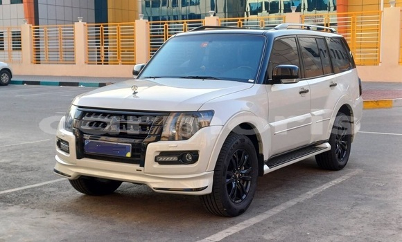 Buy Used Mitsubishi Pajero White Car in Port Louis in Port Louis District Buy Used Mitsubishi Pajero White Car in Port Louis in Port Louis District