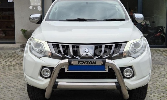 Buy Used Mitsubishi Triton White Car in Port Louis in Port Louis District Buy Used Mitsubishi Triton White Car in Port Louis in Port Louis District
