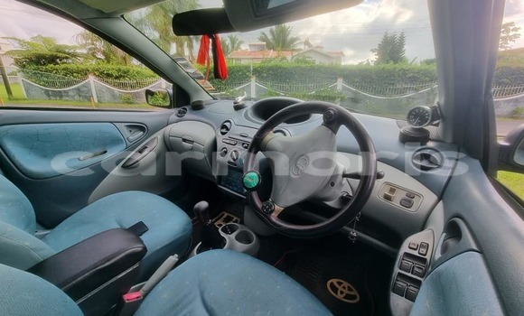 Buy Used Toyota Vitz Black Car in La Laura–Malenga in Moka Buy Used Toyota Vitz Black Car in La Laura–Malenga in Moka