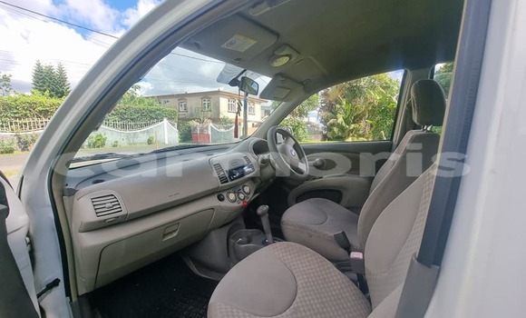 Buy Used Nissan AK12 White Car in Baie Malgache in Rodrigues Buy Used Nissan AK12 White Car in Baie Malgache in Rodrigues
