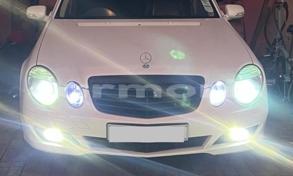 Buy Used Mercedes-Benz E200 White Car in Rivière du Rempart in Rivière du Rempart District Buy Used Mercedes-Benz E200 White Car in Rivière du Rempart in Rivière du Rempart District