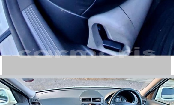 Acheter Occasion Voiture Mercedes-Benz E200 Blanc à Rivière du Rempart, Rivière du Rempart Acheter Occasion Voiture Mercedes-Benz E200 Blanc à Rivière du Rempart, Rivière du Rempart