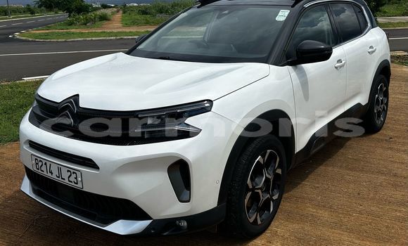 Buy Used Citroen C5 Aircross White Car in Tamarin in Black River District Buy Used Citroen C5 Aircross White Car in Tamarin in Black River District