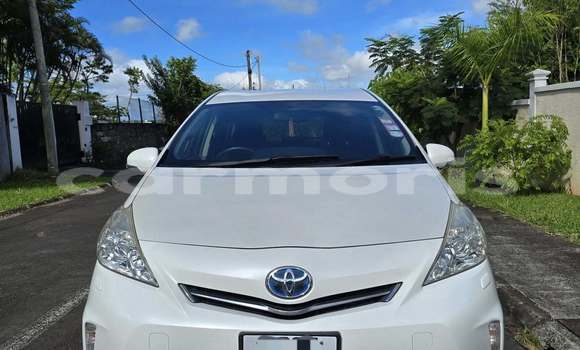 Buy Used Toyota Yaris White Car in Baie du Tombeau in Pamplemousses District Buy Used Toyota Yaris White Car in Baie du Tombeau in Pamplemousses District