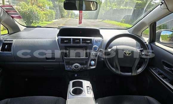 Buy Used Toyota Yaris White Car in Baie du Tombeau in Pamplemousses District Buy Used Toyota Yaris White Car in Baie du Tombeau in Pamplemousses District