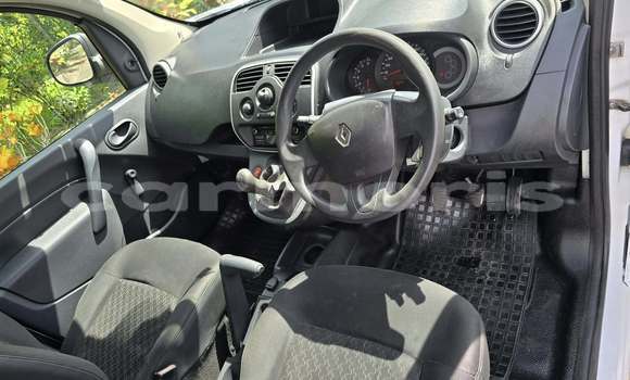 Buy Used Renault Kangoo White Car in Arsenal in Pamplemousses District Buy Used Renault Kangoo White Car in Arsenal in Pamplemousses District