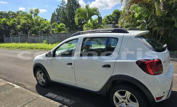 Buy Used Renault Sandero White Car in Baie du Tombeau in Pamplemousses District Buy Used Renault Sandero White Car in Baie du Tombeau in Pamplemousses District