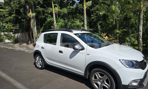 Buy Used Renault Sandero White Car in Baie du Tombeau in Pamplemousses District Buy Used Renault Sandero White Car in Baie du Tombeau in Pamplemousses District