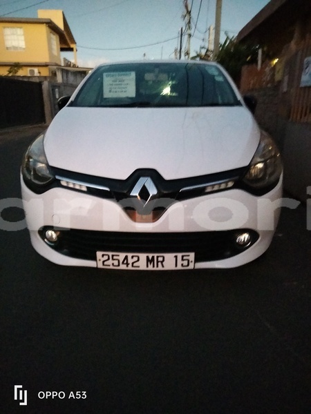 Big with watermark renault clio plaines wilhems district quatre bornes 7500