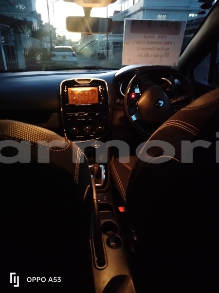 Big with watermark renault clio plaines wilhems district quatre bornes 7500