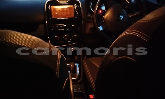 Buy Used Renault Clio White Car in Quatre Bornes in Plaines Wilhems District Buy Used Renault Clio White Car in Quatre Bornes in Plaines Wilhems District