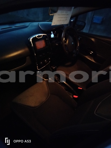 Big with watermark renault clio plaines wilhems district quatre bornes 7500