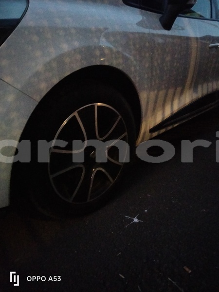 Big with watermark renault clio plaines wilhems district quatre bornes 7500