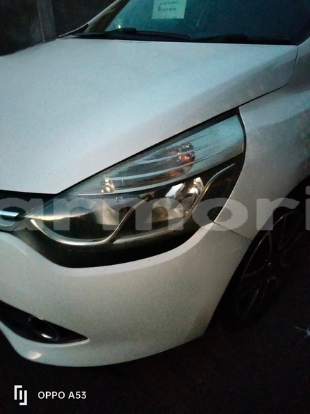 Big with watermark renault clio plaines wilhems district quatre bornes 7500