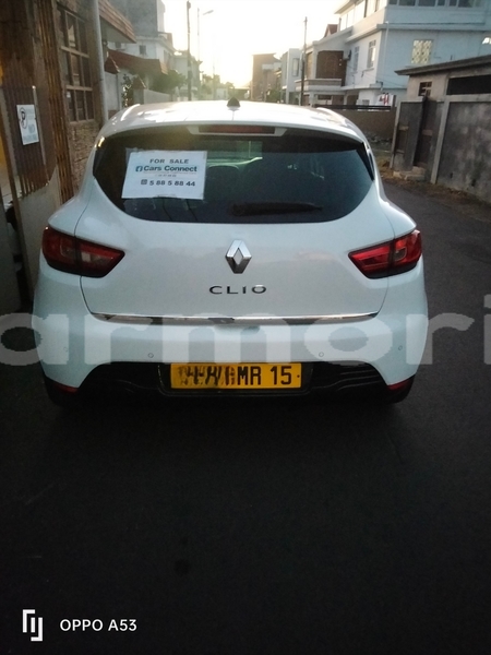 Big with watermark renault clio plaines wilhems district quatre bornes 7500