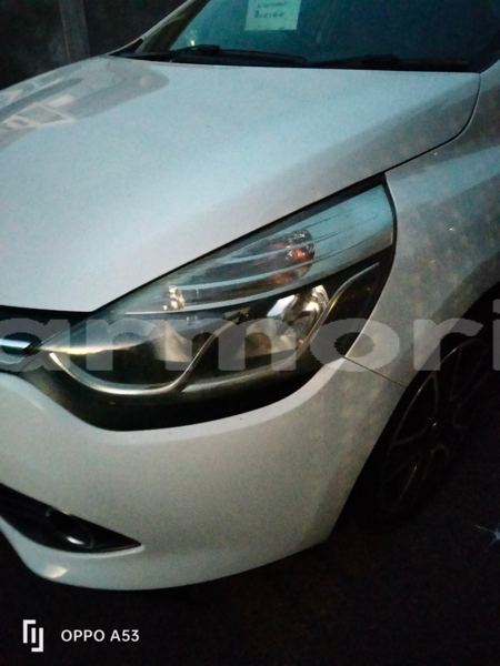 Big with watermark renault clio plaines wilhems district quatre bornes 7501