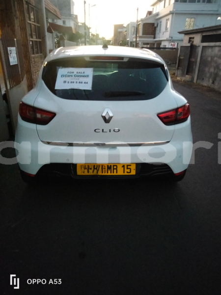 Big with watermark renault clio plaines wilhems district quatre bornes 7501