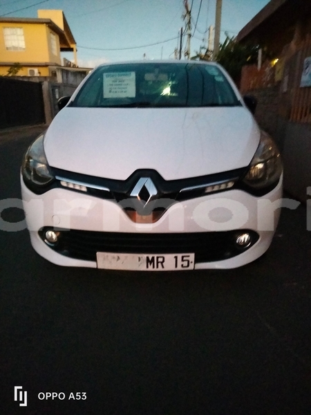 Big with watermark renault clio plaines wilhems district quatre bornes 7501
