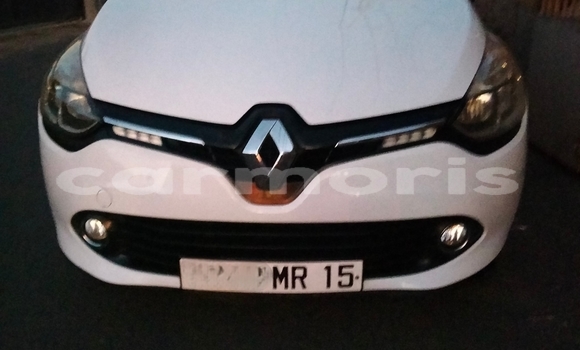 Buy Used Renault Clio White Car in Quatre Bornes in Plaines Wilhems District Buy Used Renault Clio White Car in Quatre Bornes in Plaines Wilhems District