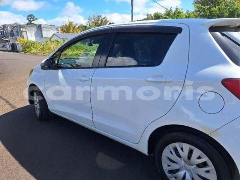 Big with watermark toyota vitz plaines wilhems district vacoas phoenix 7511