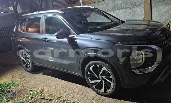 Buy Used Mitsubishi Outlander Black Car in Albion in Black River District