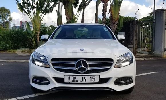 Buy Used Mercedes-Benz C–Class White Car in Port Louis in Port Louis District Buy Used Mercedes-Benz C–Class White Car in Port Louis in Port Louis District