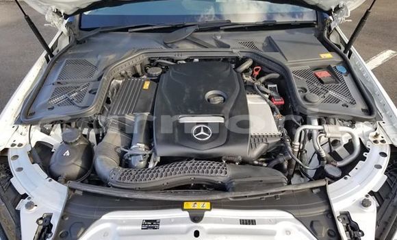 Buy Used Mercedes-Benz C–Class White Car in Port Louis in Port Louis District Buy Used Mercedes-Benz C–Class White Car in Port Louis in Port Louis District